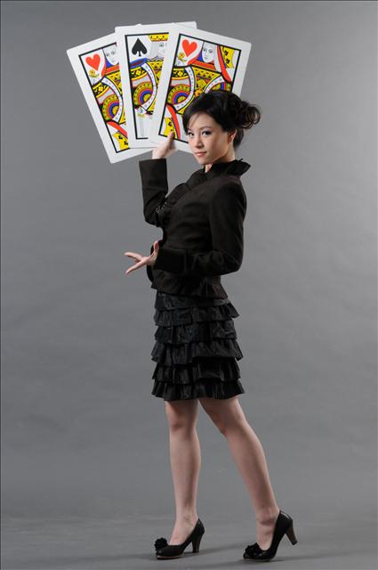 美女魔术师黄心琳